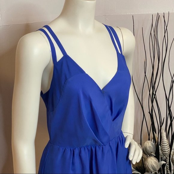 NWOT BCBGeneration V-Neck Mini Dress with Pockets - Picture 4 of 15